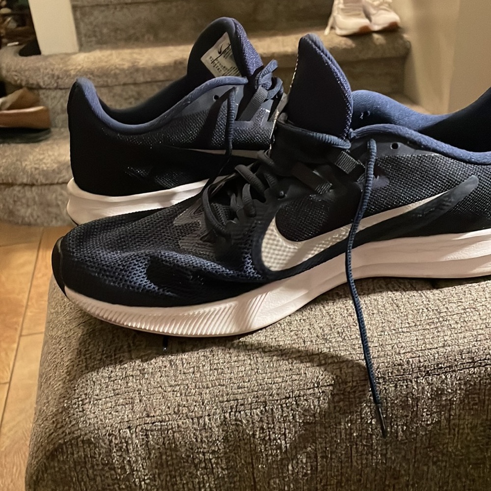 Men’s Nike - Picture 2 of 4